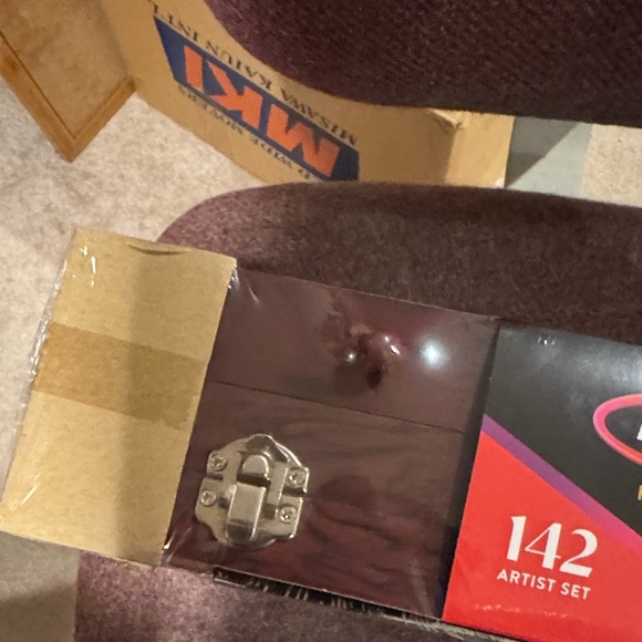 RoseArt Premium 142-Piece Artist Set - Black and Brown - Picture 5 of 6